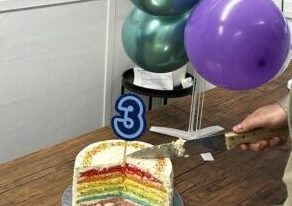 trusted it support partner celebrates with cake